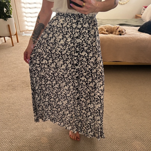 Mango Maxi Floral Skirt 2 Navy Blue XS - Picture 1 of 3